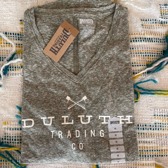 NWT Duluth V Neck Fitted Tee - Picture 2 of 5